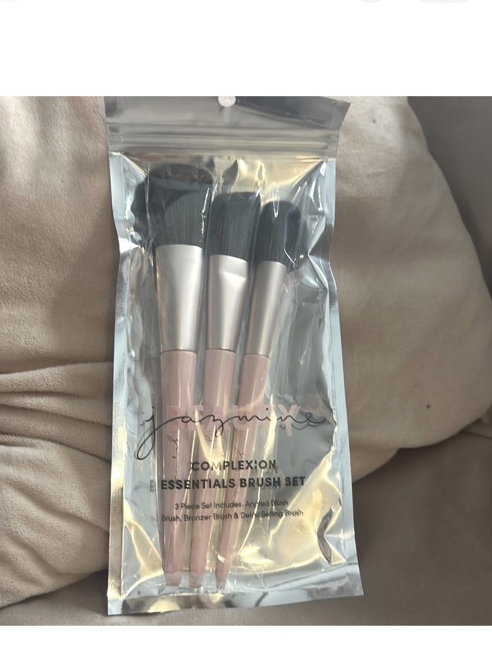 NWT Pink Makeup Brush Set (3 Pack) Unopened Soft Face Brushes Giftable